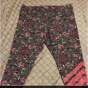 Old Navy women’s activewear